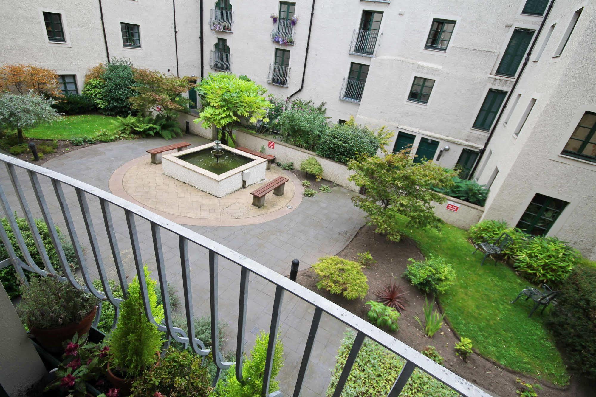 Edinburgh City Center Coady Apartment Sleeps 5 Free Car Park Space المظهر الخارجي الصورة